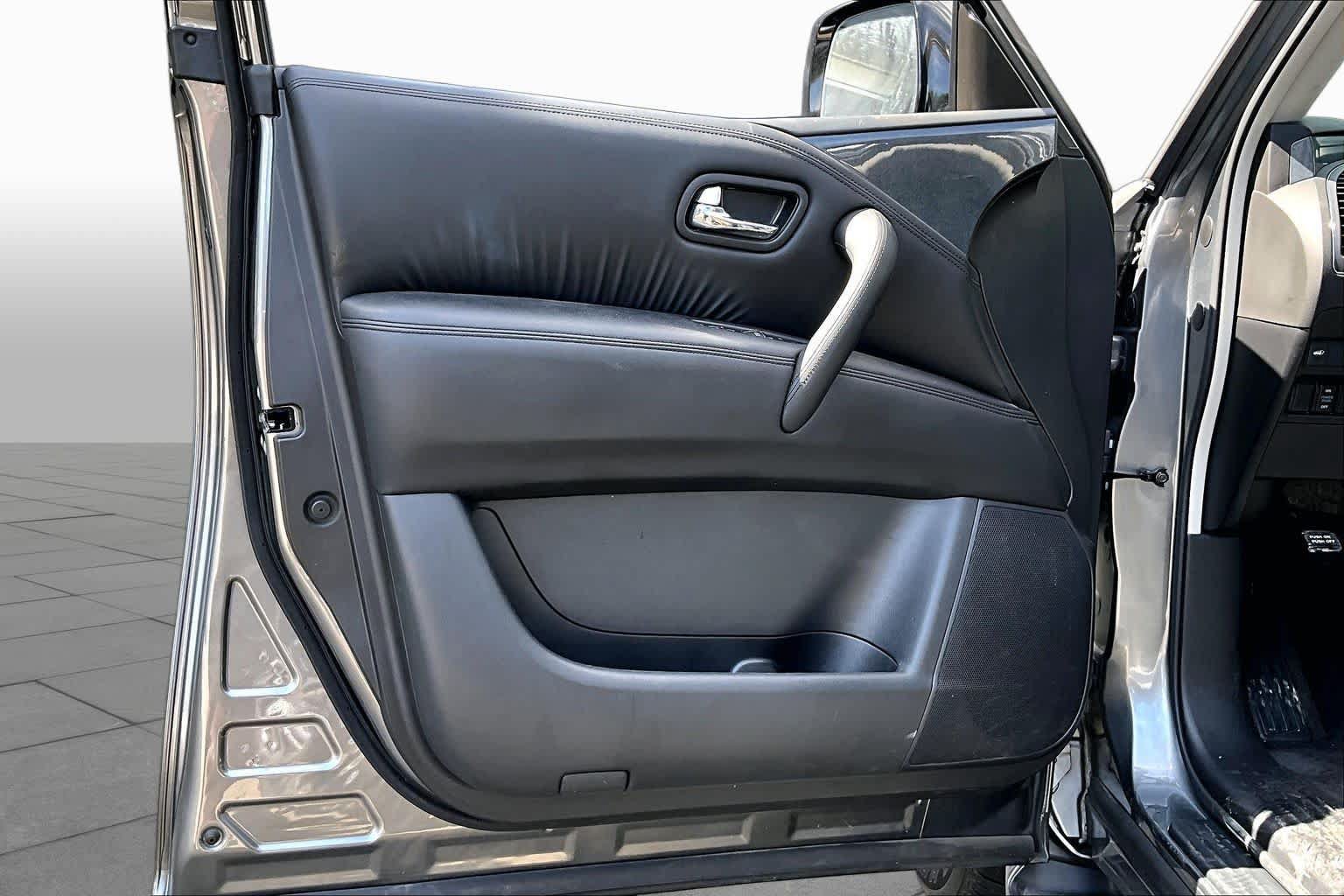 Used 2022 Nissan Armada SV w/ SV Appearance Package RWD image 22