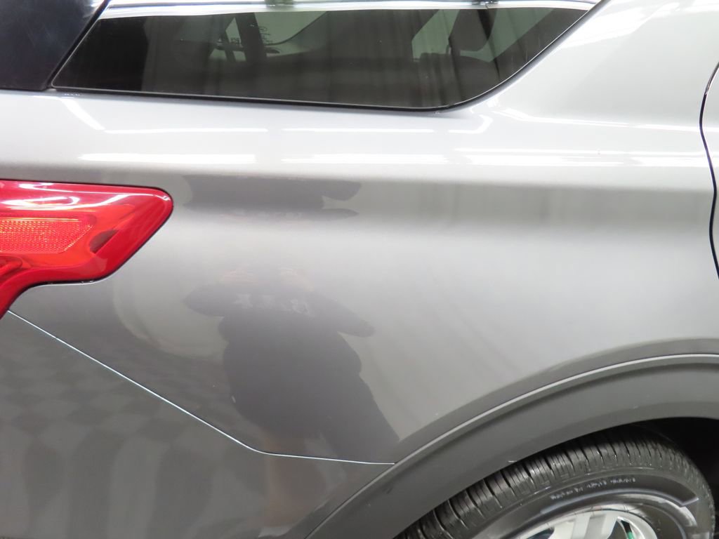 Used 2023 Ford Explorer XLT AWD/4WD image 26