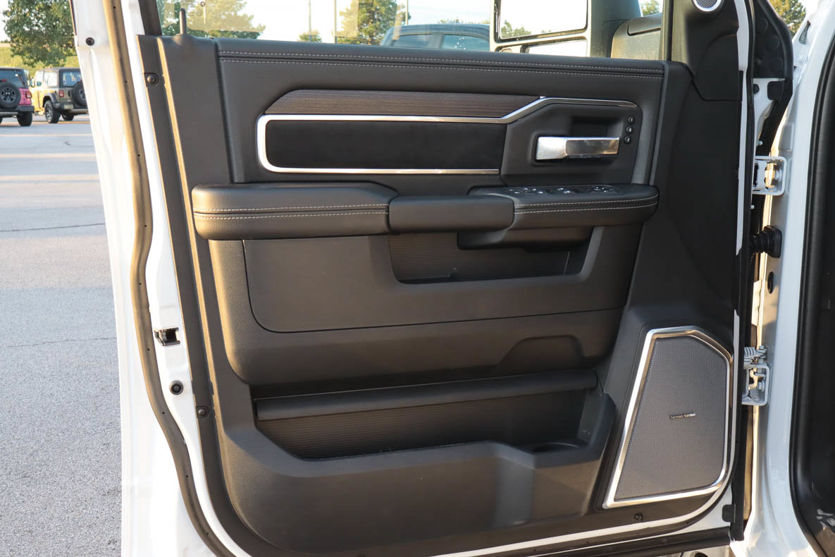 New 2027 RAM 3500 Laramie AWD/4WD image 13