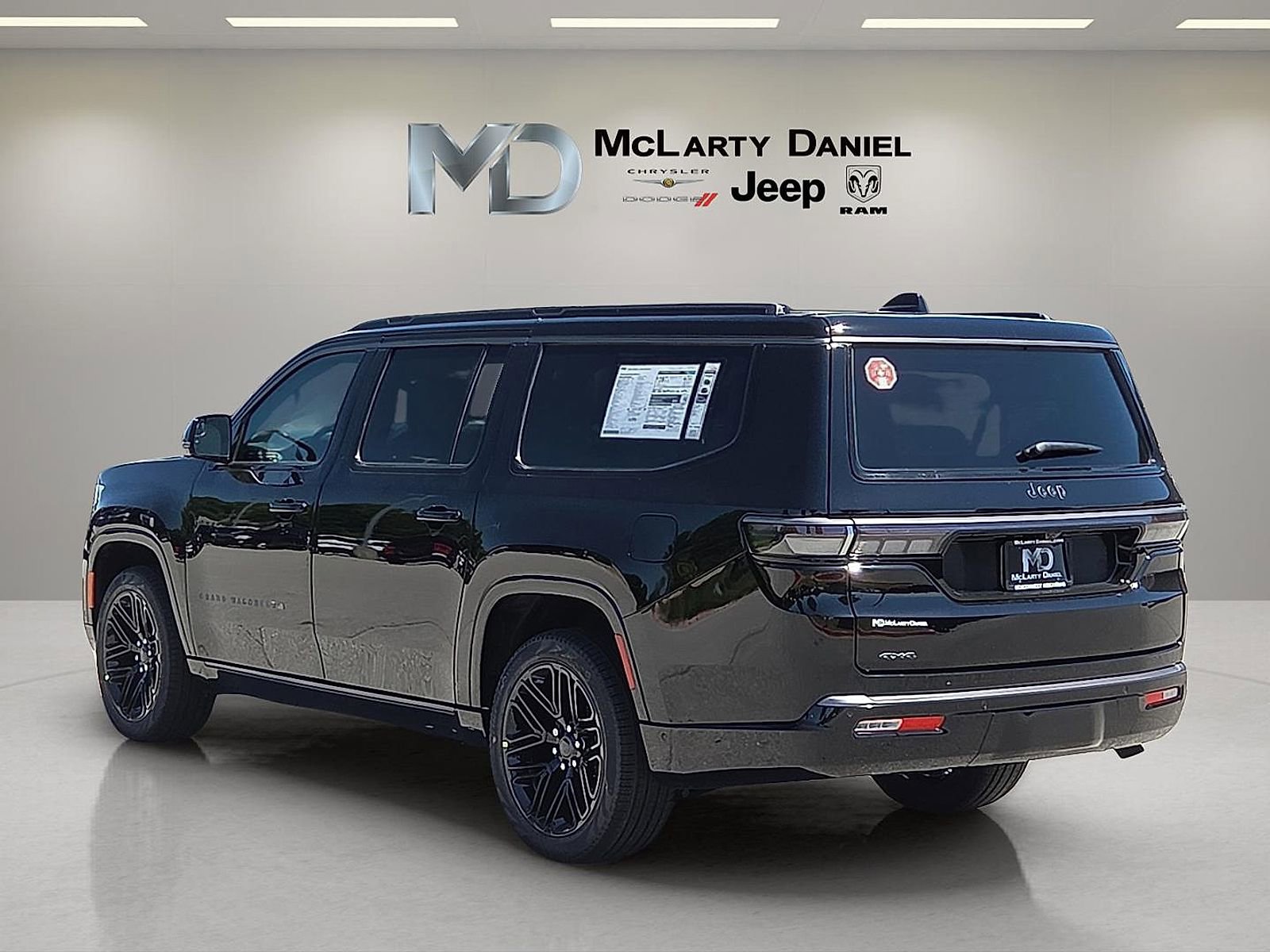New 2026 Jeep Grand Wagoneer L Limited AWD/4WD image 4