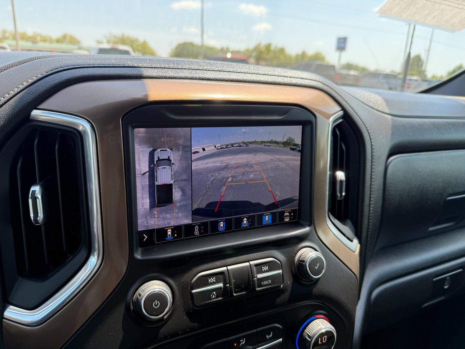 Used 2021 Chevrolet Silverado 2500 High Country w/ Technology Package image 28