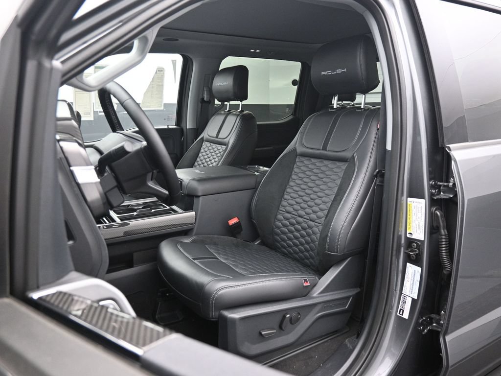 New 2026 Ford F250 Lariat w/ Black Appearance Package AWD/4WD image 8