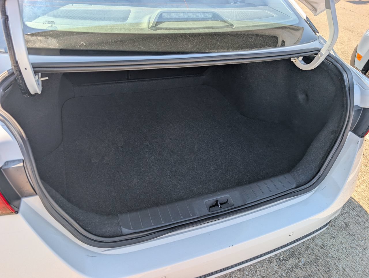 Used 2024 Nissan Sentra SV FWD image 28