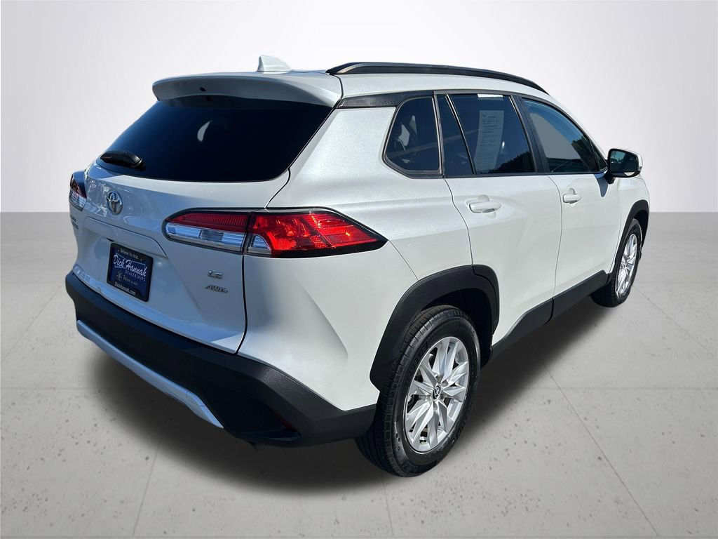 Used 2023 Toyota Corolla Cross LE w/ Moonroof Package image 7