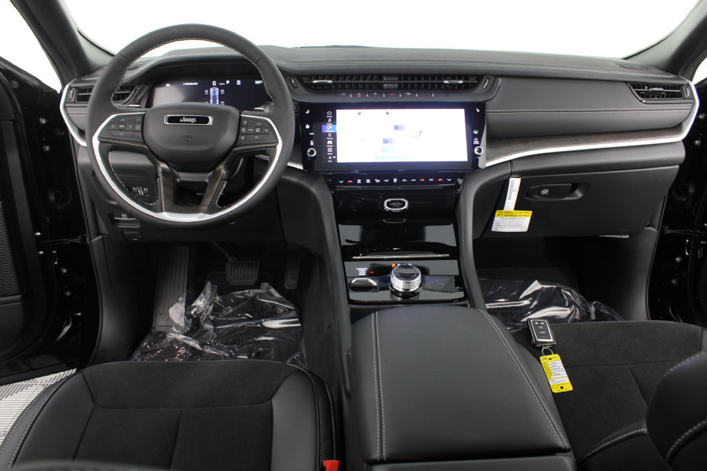 New 2027 Jeep Grand Cherokee 4WD image 10