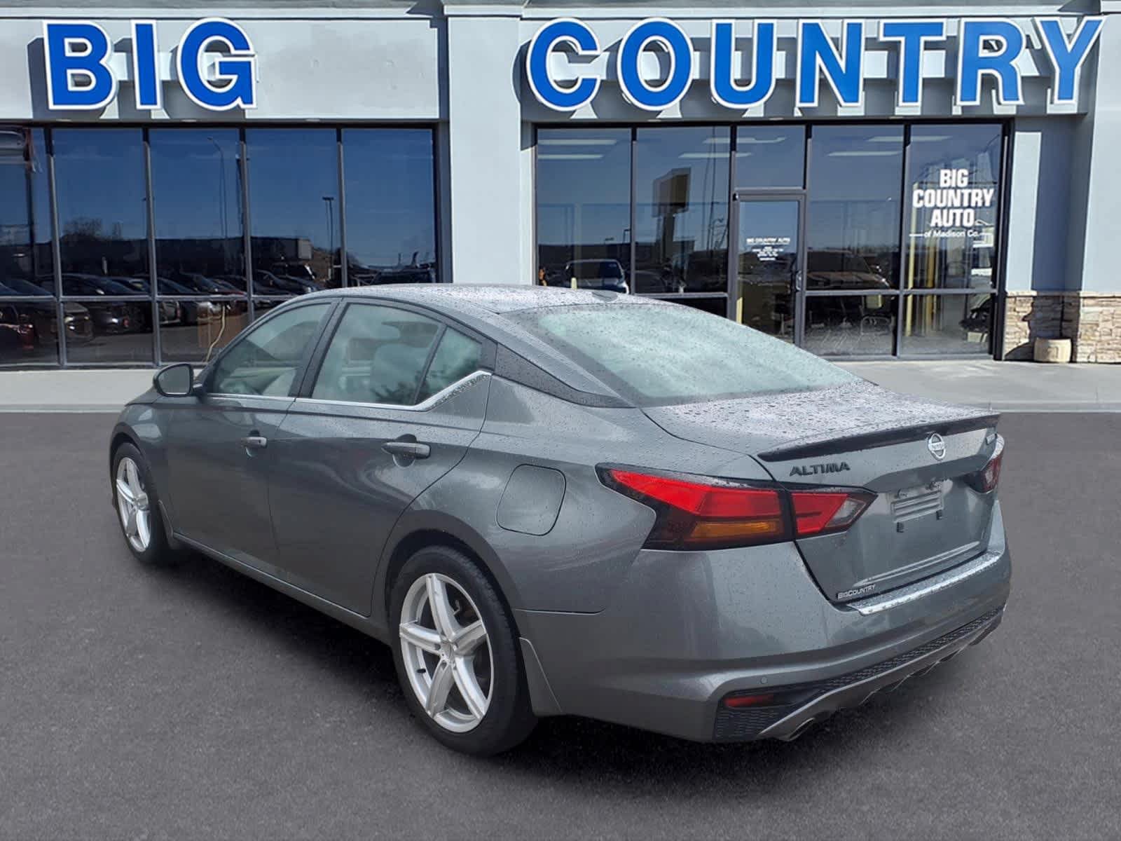 Used 2022 Nissan Altima 2.5 SR w/ Midnight Edition Package FWD image 7
