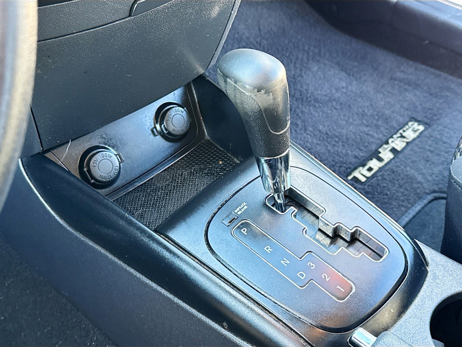 Used 2012 Hyundai Elantra GLS image 11