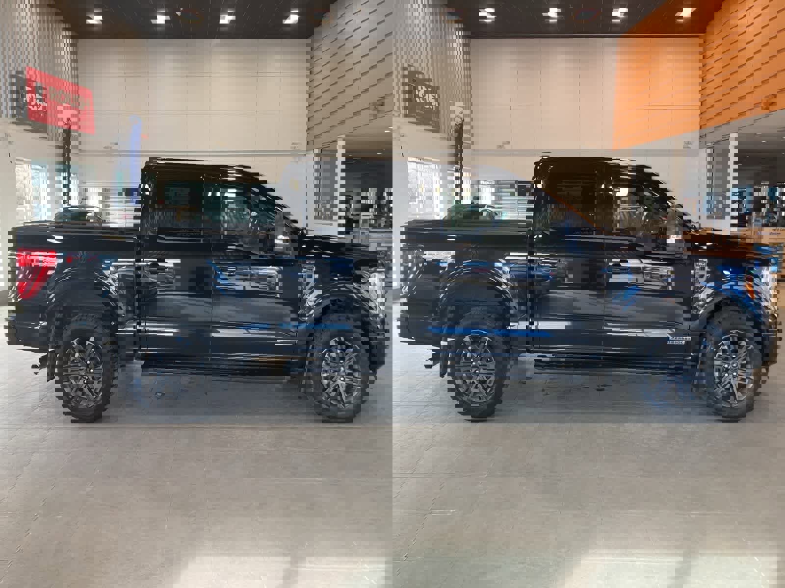 Used 2023 Ford F150 XLT w/ Equipment Group 302A High image 4