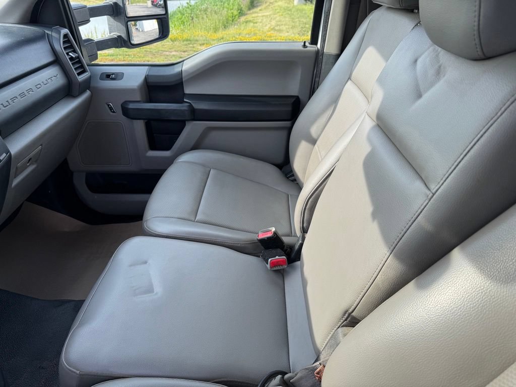 Used 2017 Ford F550 4x4 Regular Cab Super Duty image 19