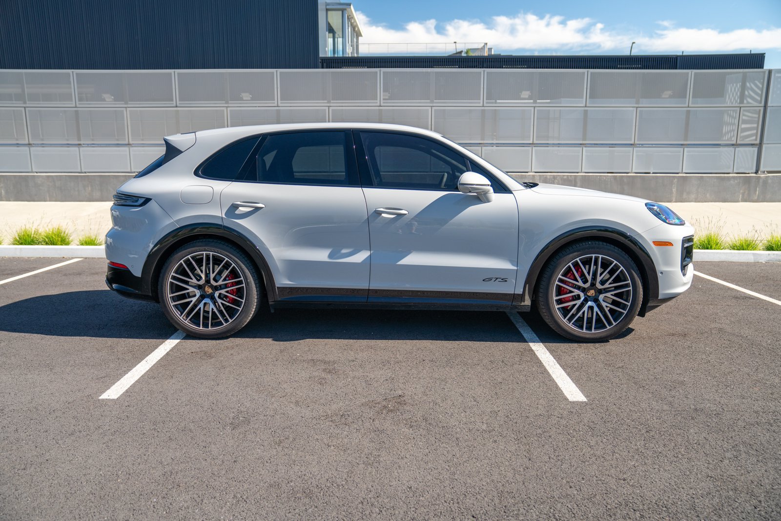 Certified 2025 Porsche Cayenne GTS AWD/4WD image 8