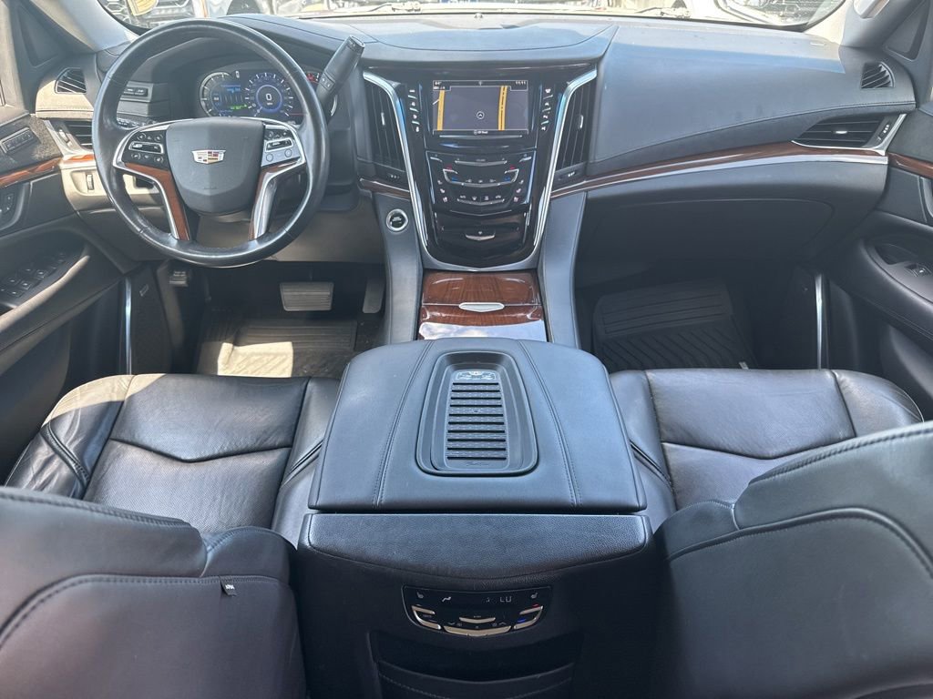 Used 2018 Cadillac Escalade Luxury RWD image 11