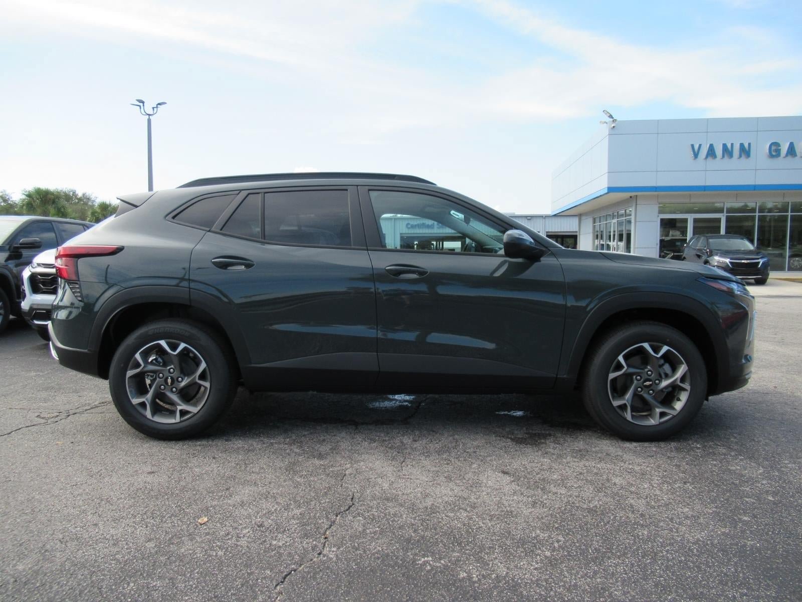 New 2026 Chevrolet Trax LT FWD image 4