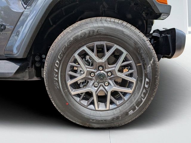 New 2026 Jeep Wrangler Unlimited Sahara AWD/4WD image 10
