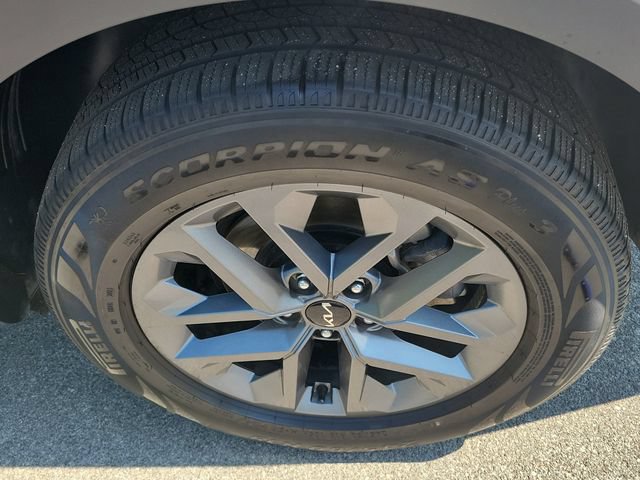 Certified 2025 Kia Telluride LX FWD image 7