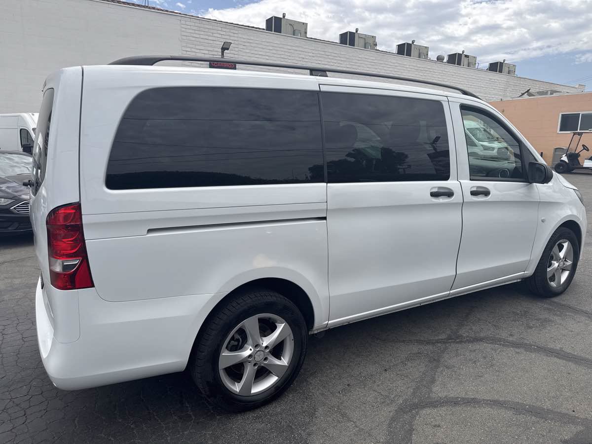 Used 2016 Mercedes-Benz Metris Passenger image 9