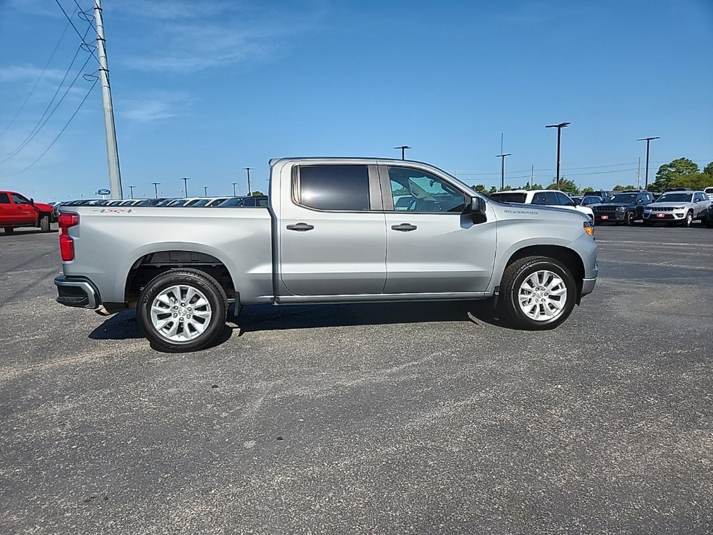 Used 2023 Chevrolet Silverado 1500 Custom AWD/4WD image 9