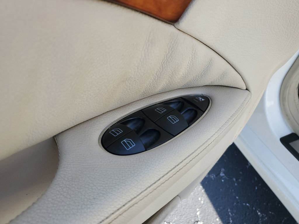 Used 2006 Mercedes-Benz E 350 4MATIC Sedan image 25