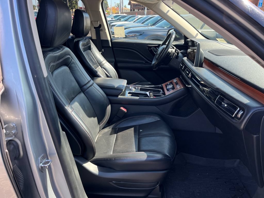 Used 2020 Lincoln Aviator Reserve w/ Equipment Group 201A RWD image 46