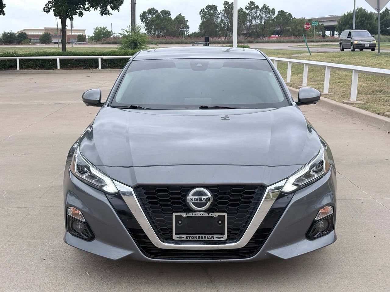 Used 2019 Nissan Altima 2.0 Platinum FWD image 2
