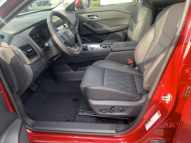 New 2026 Nissan Rogue Platinum image 11