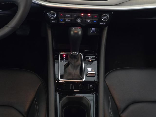 Used 2025 Jeep Compass Limited AWD/4WD image 13