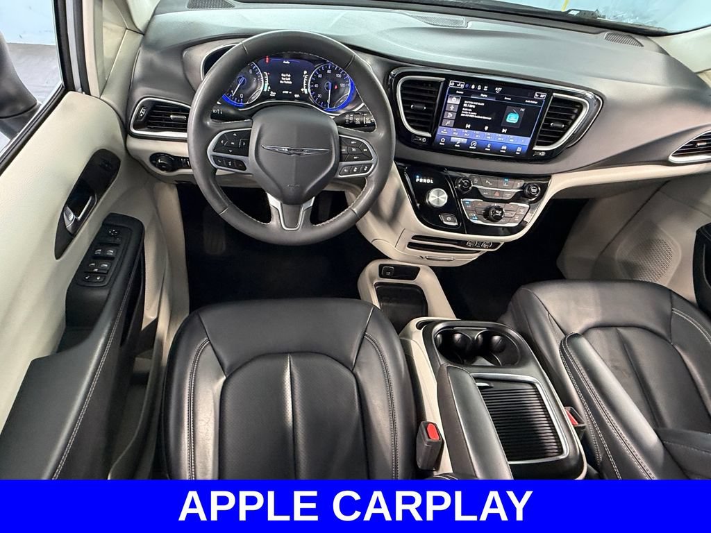 Used 2023 Chrysler Pacifica Touring-L FWD image 8