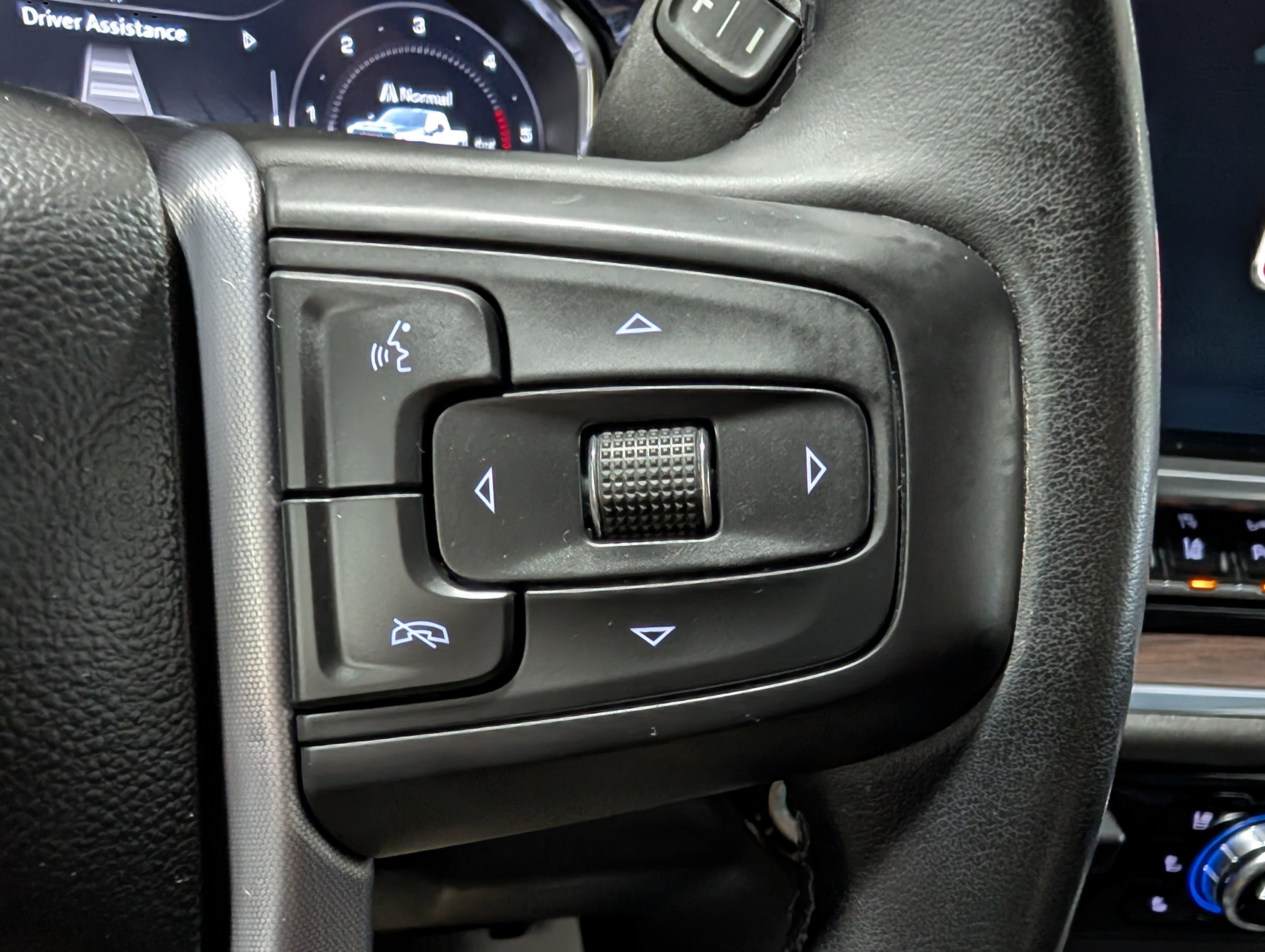 Used 2024 GMC Sierra 3500 SLT w/ SLT Convenience Package image 21