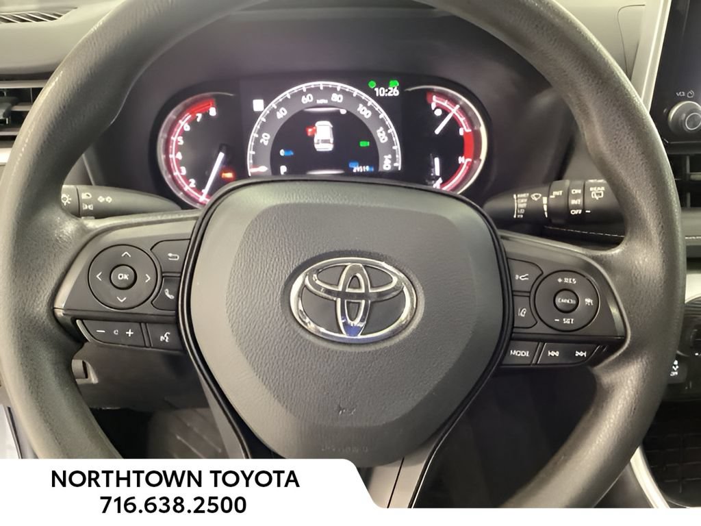 Used 2025 Toyota RAV4 XLE AWD/4WD image 22