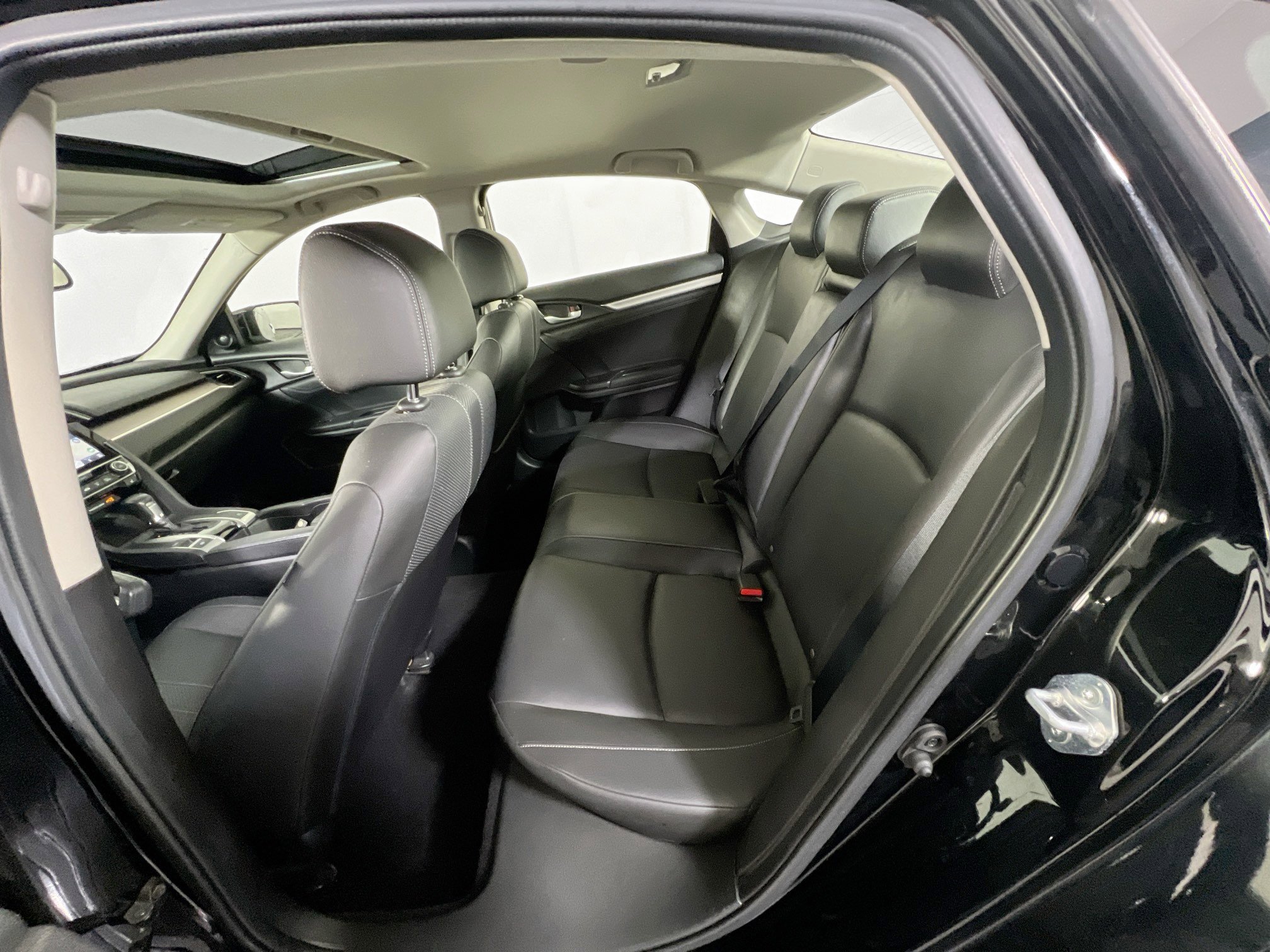 Used 2018 Honda Civic Touring image 25