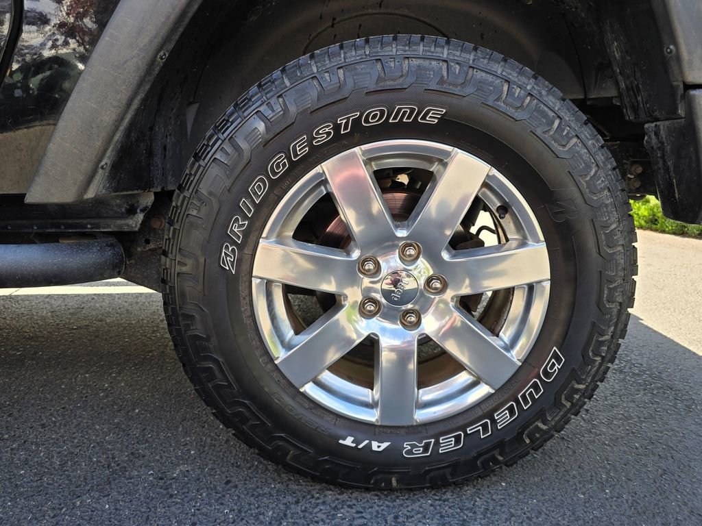 Used 2018 Jeep Wrangler Sport w/ Connectivity Group AWD/4WD image 6