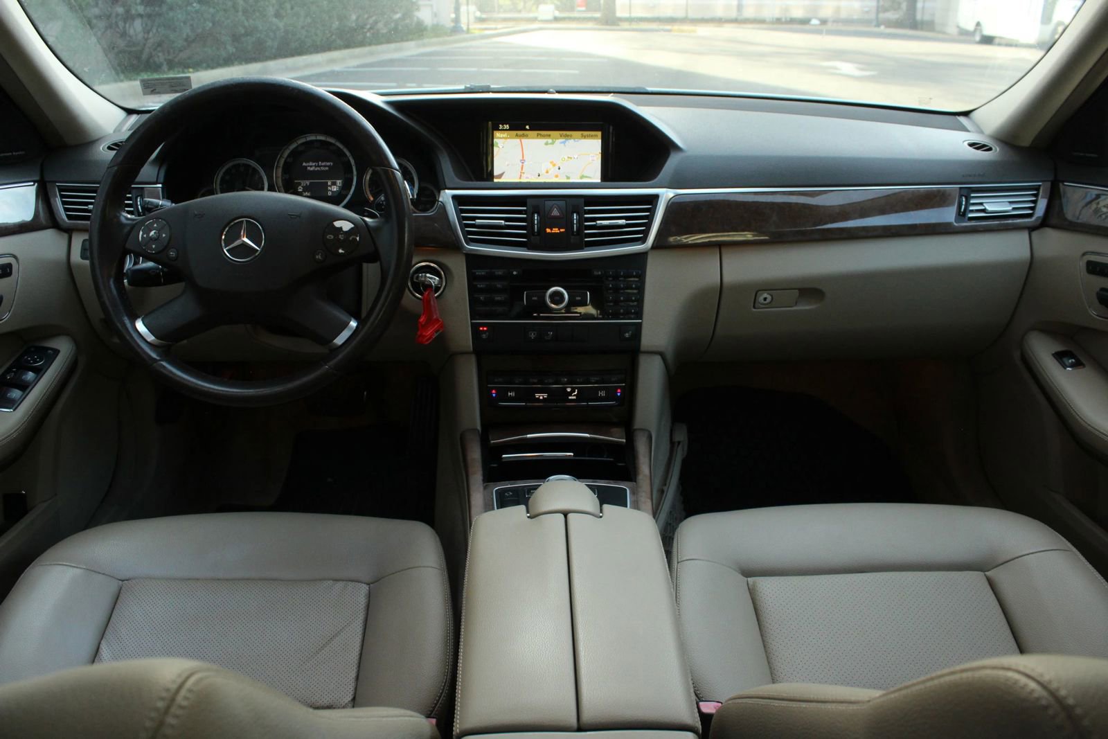 Used 2011 Mercedes-Benz E 350 4MATIC Sedan image 16