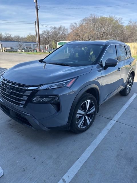 Used 2025 Nissan Rogue SL image 3