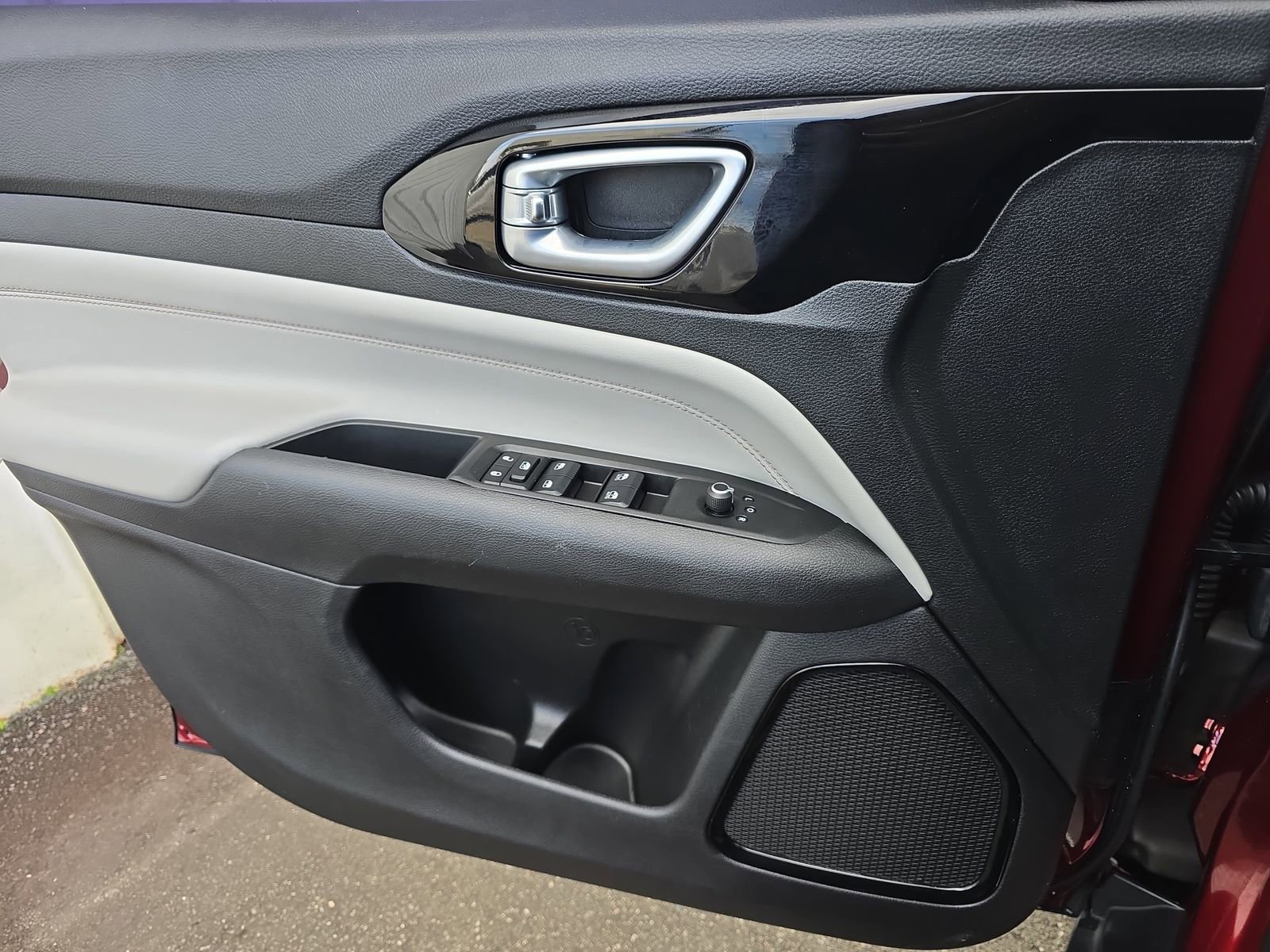 Used 2022 Jeep Compass Limited image 33