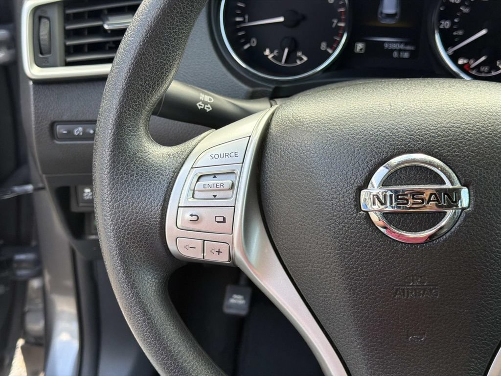 Used 2016 Nissan Rogue SV AWD/4WD image 22