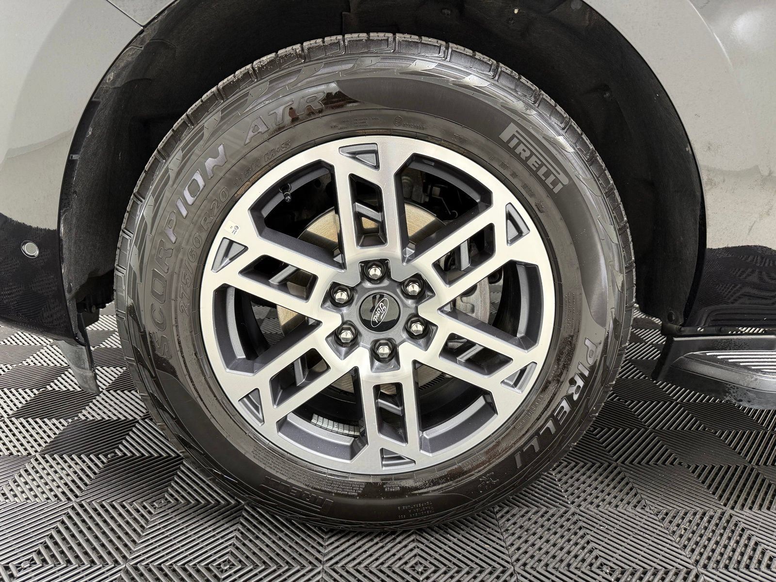 Used 2025 Ford Expedition Active AWD/4WD image 10