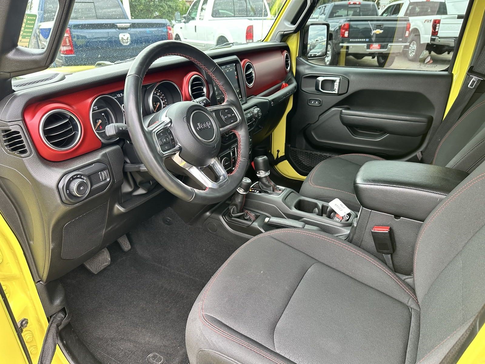 Used 2023 Jeep Wrangler Unlimited Rubicon w/ Cold Weather Group AWD/4WD image 10