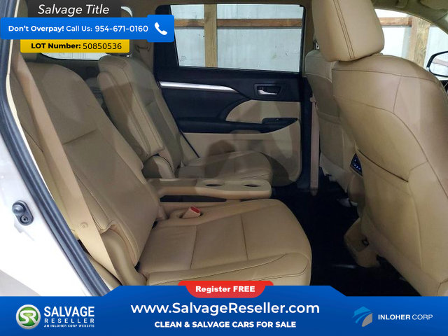 Used 2019 Toyota Highlander XLE AWD/4WD image 15