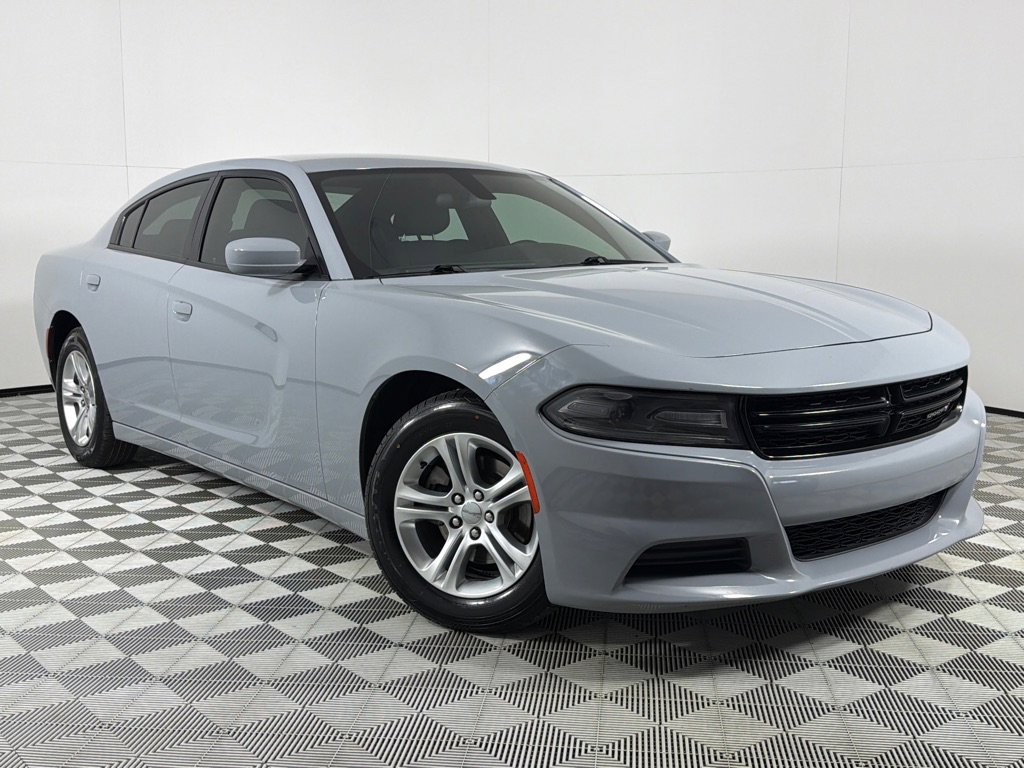 Used 2021 Dodge Charger SXT image 2