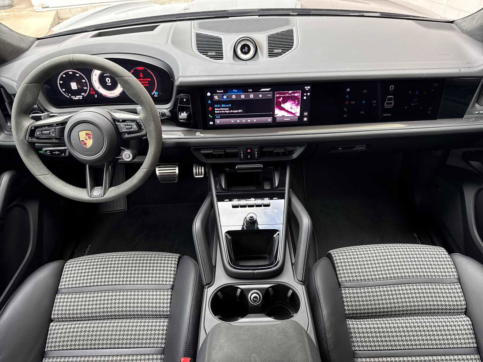 Certified 2025 Porsche Cayenne GTS image 6