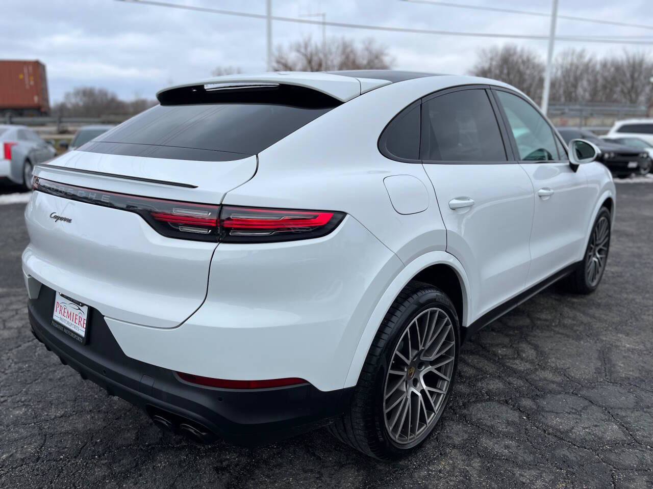 Used 2022 Porsche Cayenne Platinum Edition AWD/4WD image 8