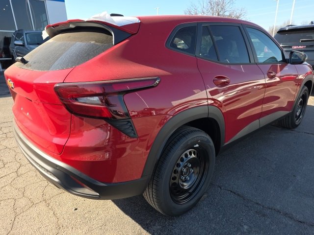 New 2026 Chevrolet Trax LS w/ Driver Confidence Package image 2
