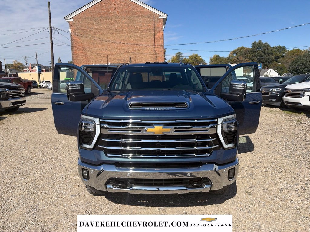Used 2025 Chevrolet Silverado 2500 LTZ w/ LTZ Plus Package AWD/4WD image 36