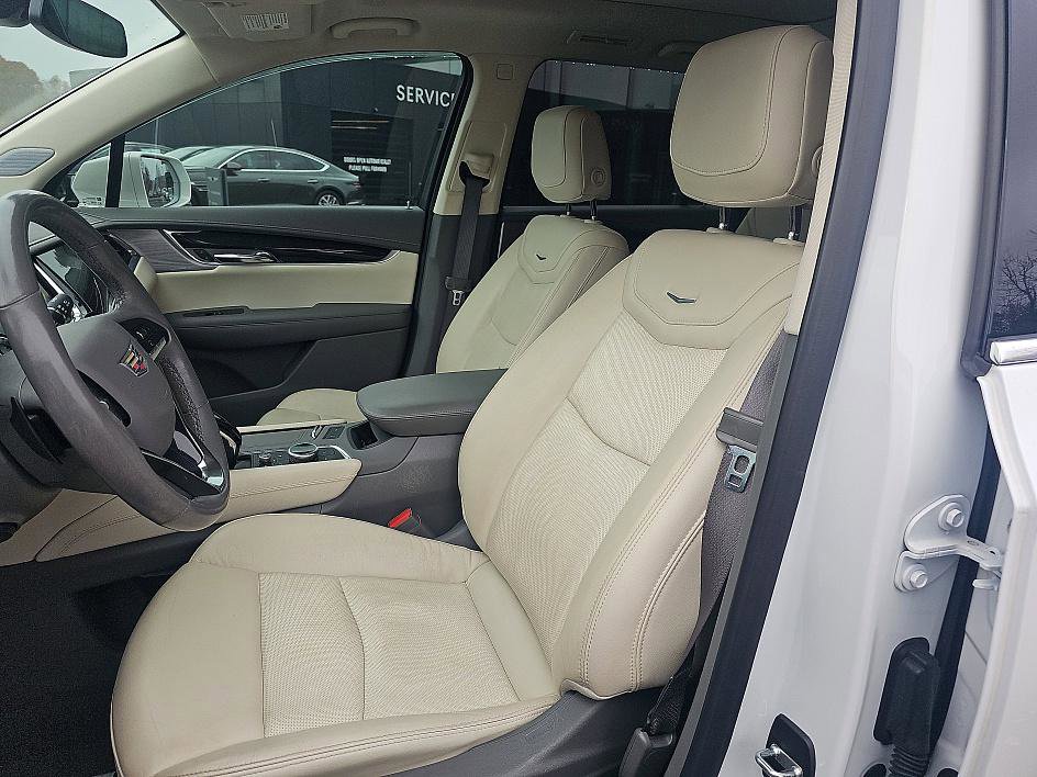 Used 2020 Cadillac XT6 Premium Luxury image 16