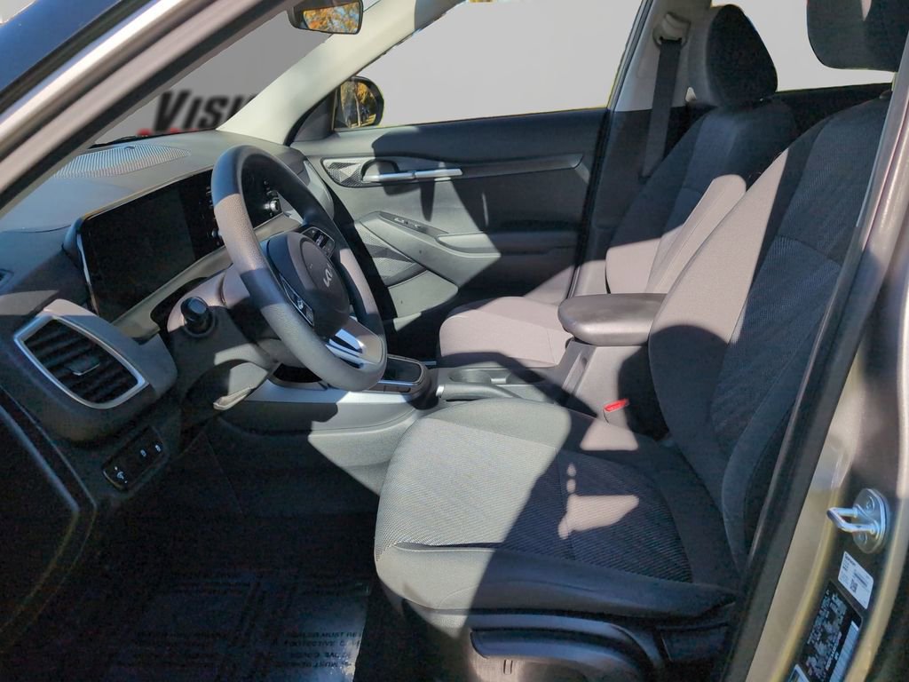 Certified 2024 Kia Seltos LX image 9