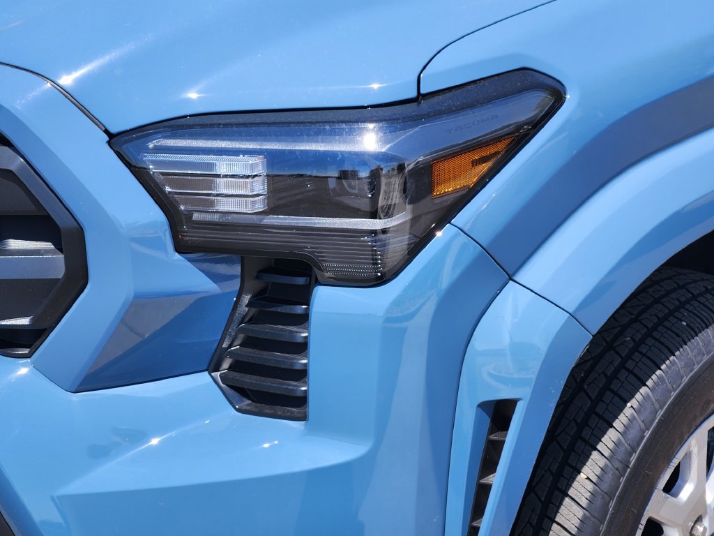Used 2026 Toyota Tacoma SR5 AWD/4WD image 8