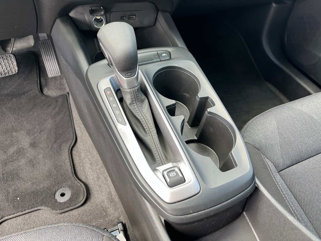 Used 2025 Chevrolet Trax LS image 29