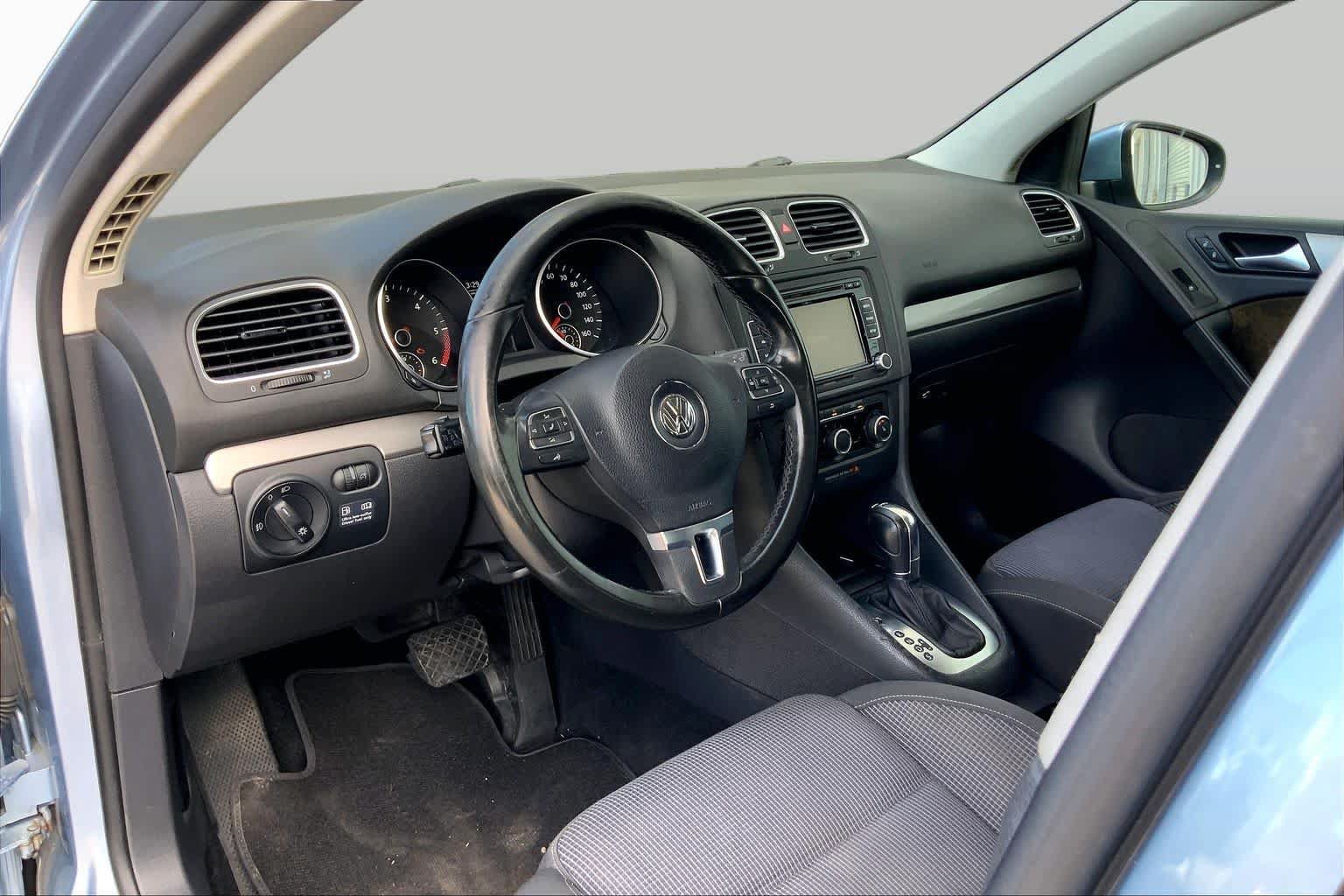 Used 2012 Volkswagen Golf TDI FWD image 16