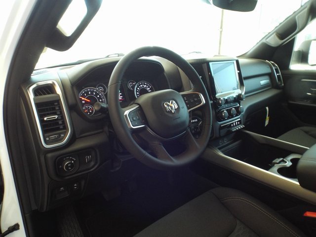 New 2026 RAM 1500 4x4 Crew Cab image 13