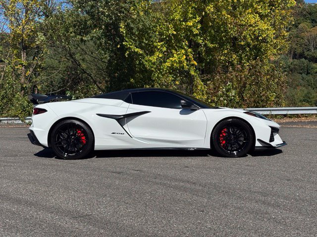 Used 2023 Chevrolet Corvette Z06 w/ Battery Protection Package RWD image 8