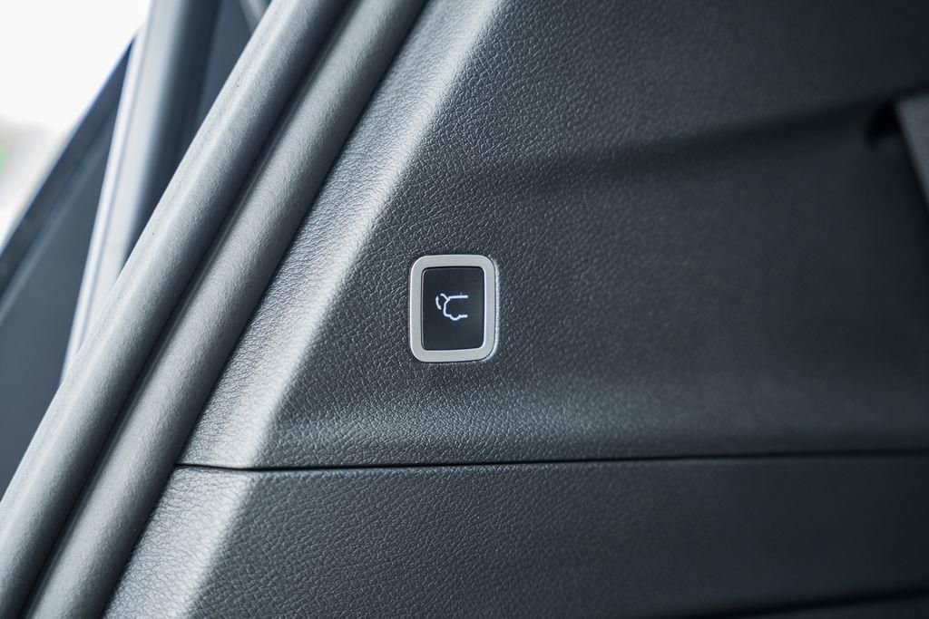 New 2025 Chrysler Pacifica Select FWD image 9